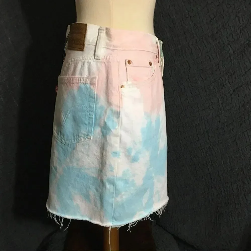 Levi’s NWT High-rise Deconstructed Skirt Size 29